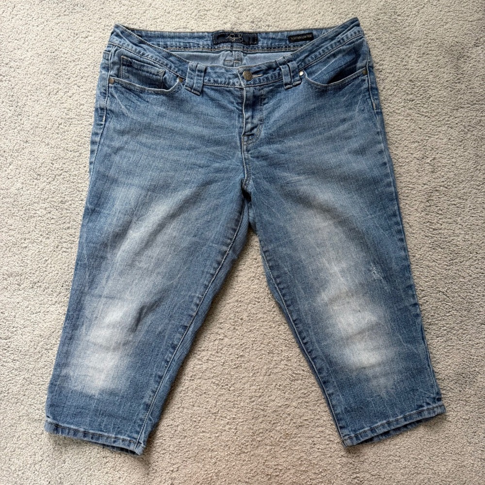 Jessica Simpson Y2K Low Rise Light Wash Denim Capris